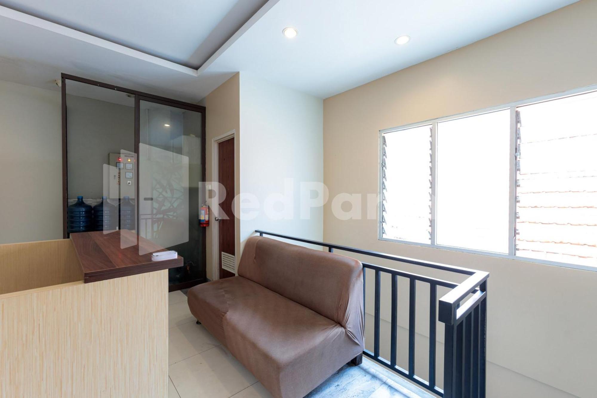 Ichiza Room Redpartner Jakarta Exterior photo